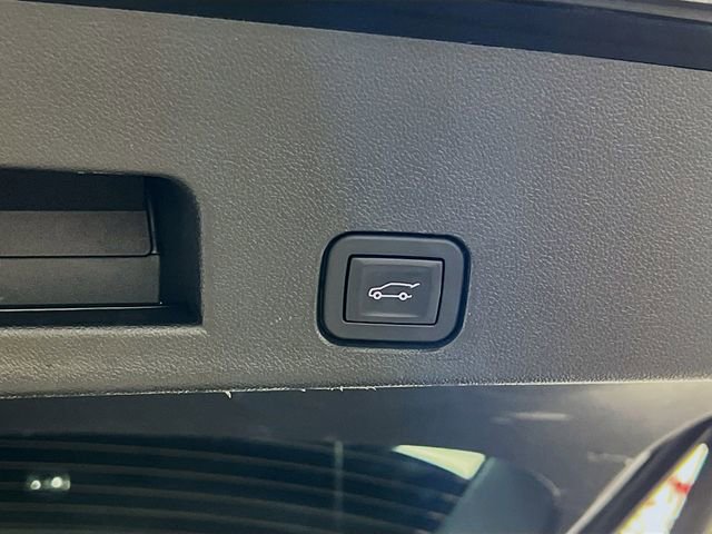 Used 2025 Chevrolet Traverse LT image 26