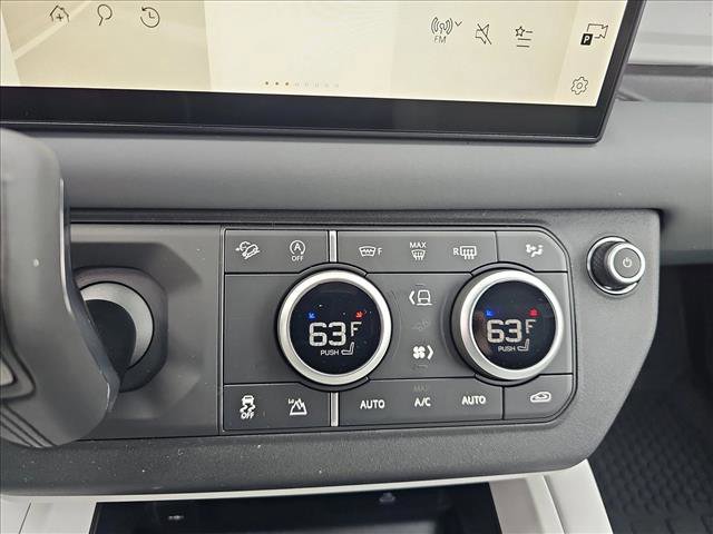 Used 2025 Land Rover Defender 110 S AWD/4WD image 22