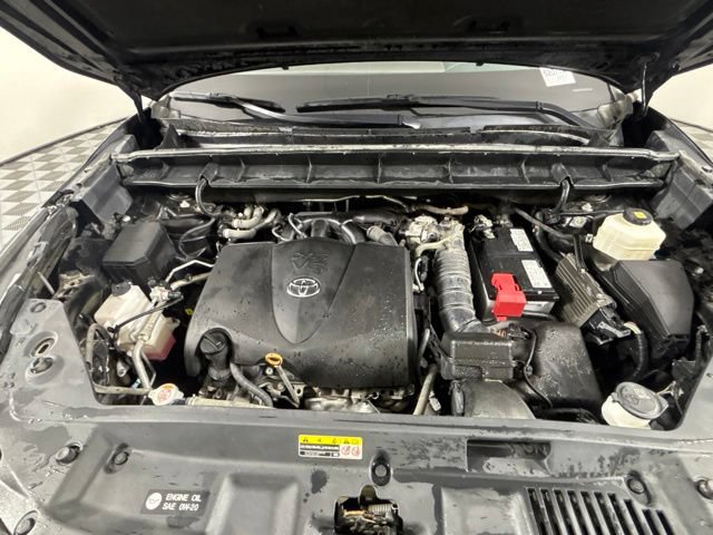 Used 2021 Toyota Highlander XLE AWD/4WD image 35