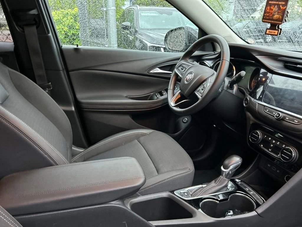 Used 2023 Buick Encore GX Select w/ Sport Touring Package FWD image 8