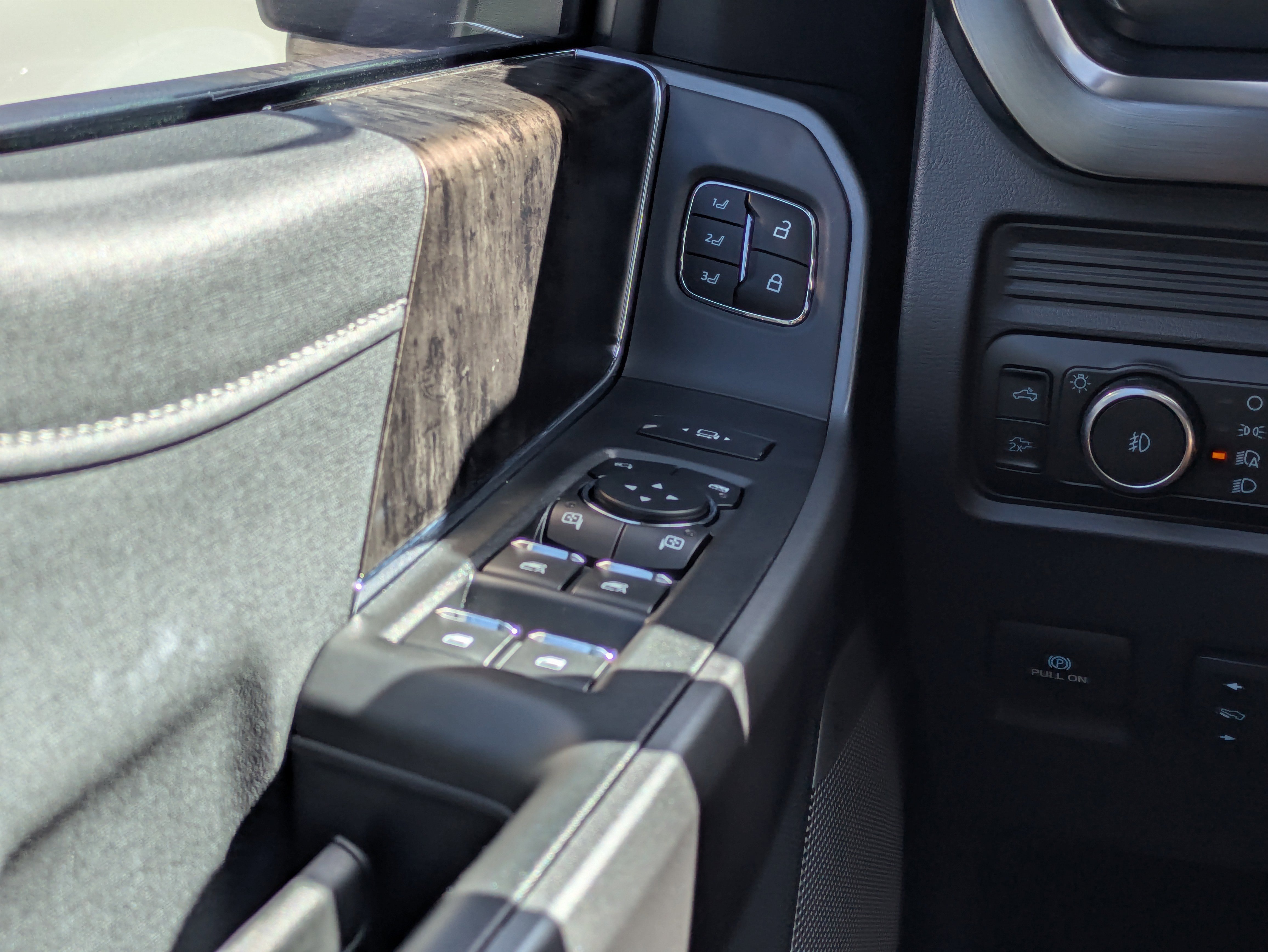 New 2026 Ford F250 Lariat image 32