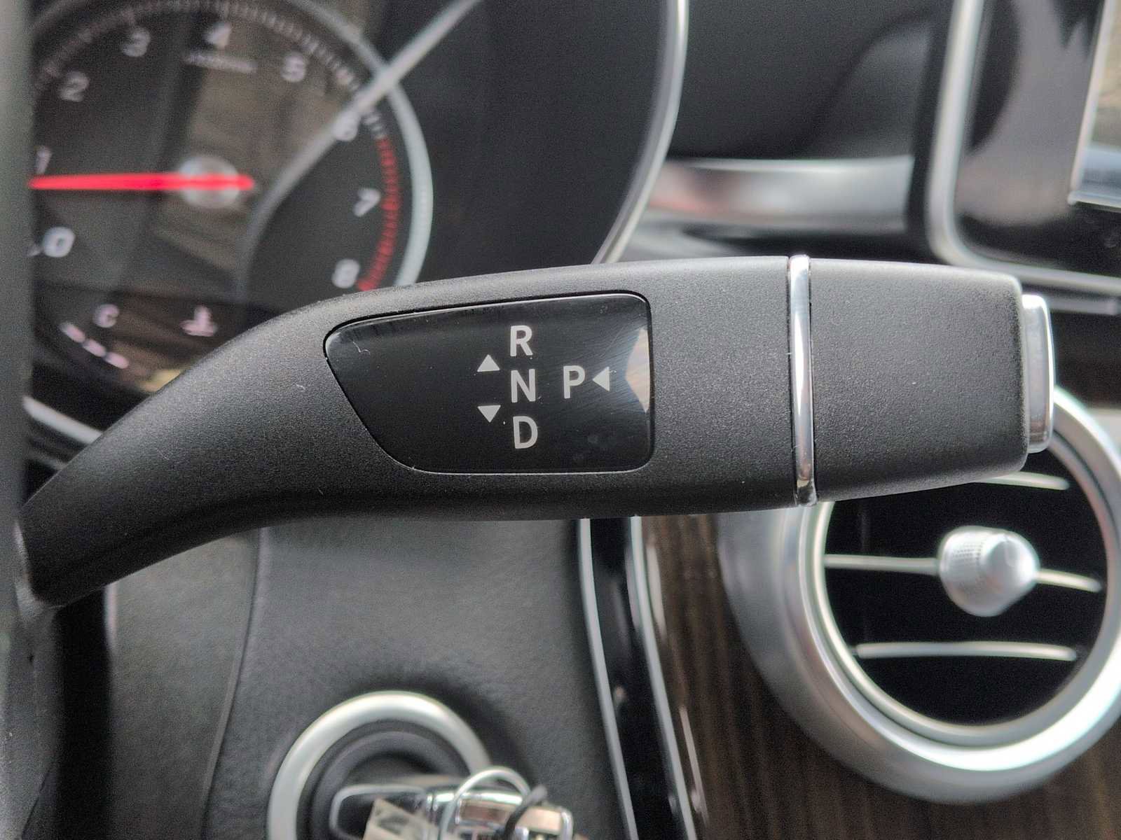 Used 2019 Mercedes-Benz GLC 300 4MATIC image 31