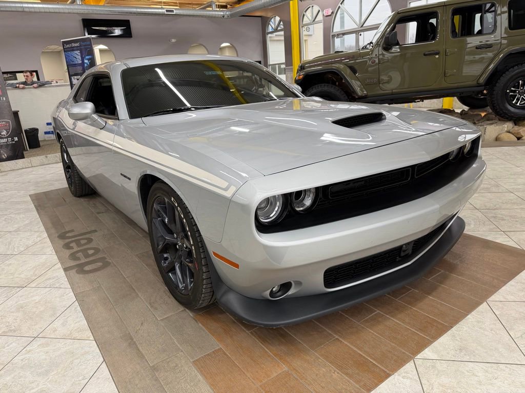 Used 2020 Dodge Challenger R/T w/ Plus Package image 17