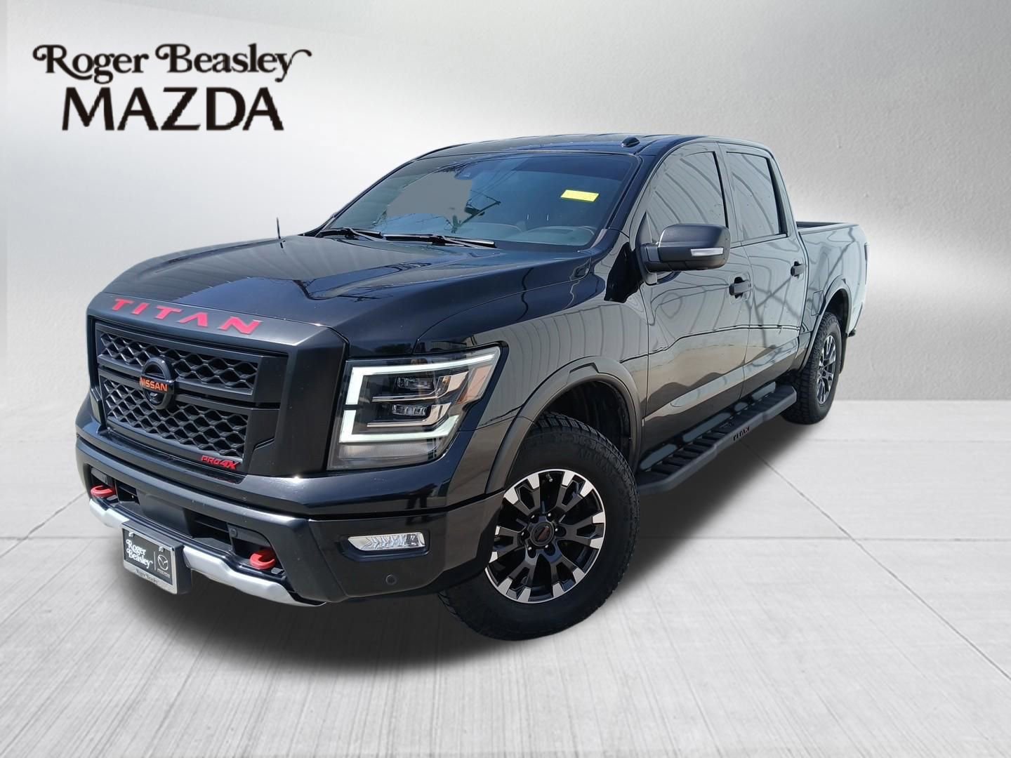 Used 2020 Nissan Titan PRO-4X w/ Pro-4x Convenience Package AWD/4WD image 1