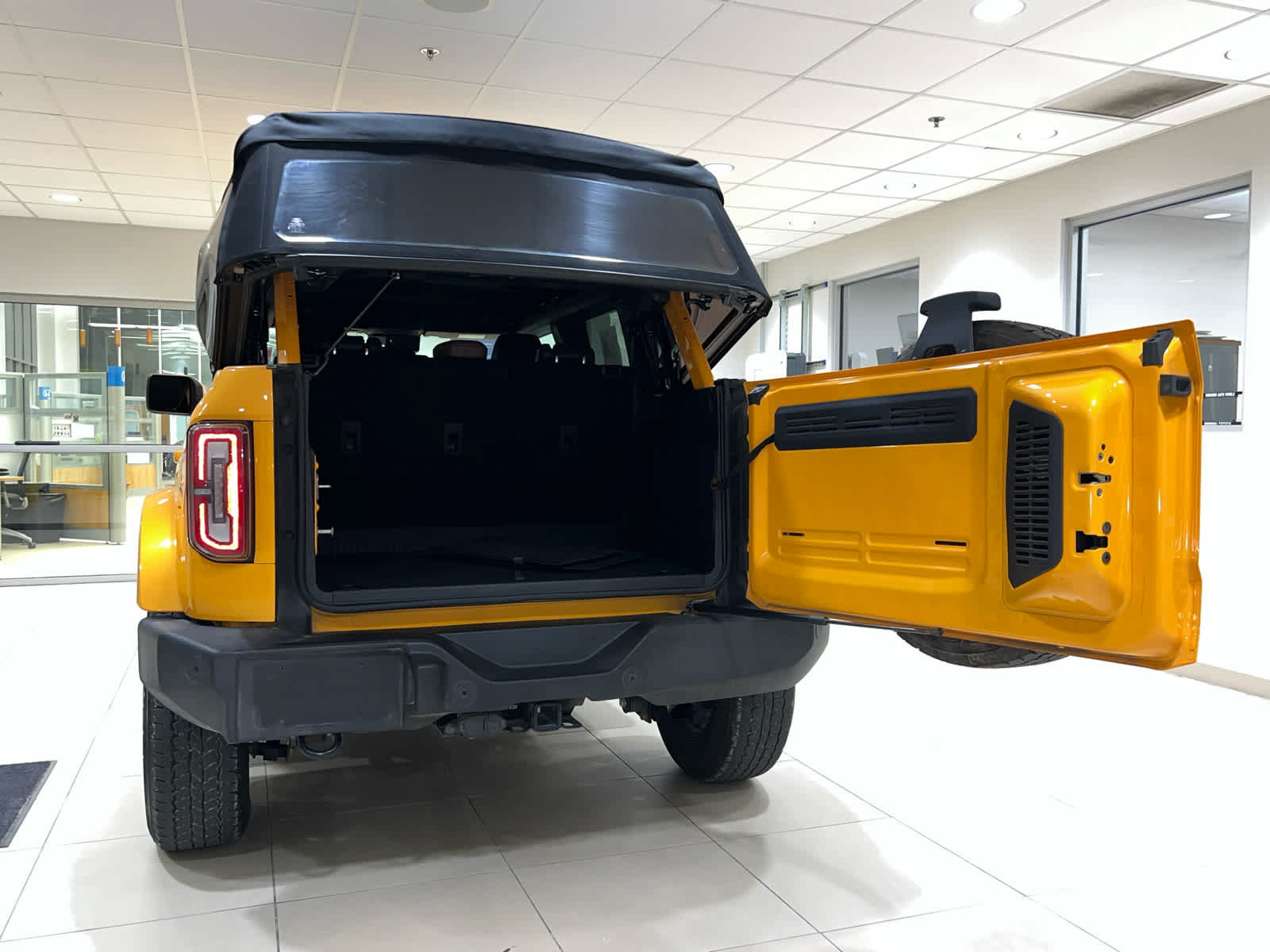Used 2022 Ford Bronco Outer Banks AWD/4WD image 12