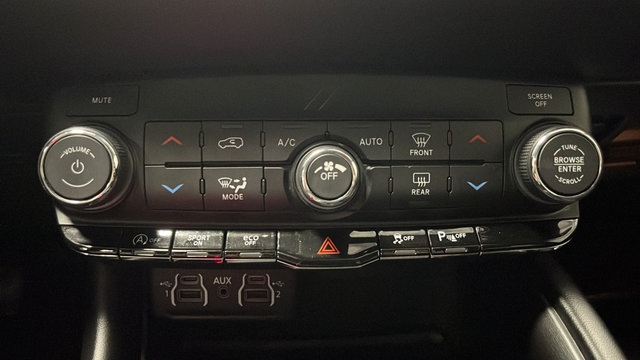 Used 2021 Dodge Durango SXT AWD/4WD image 17