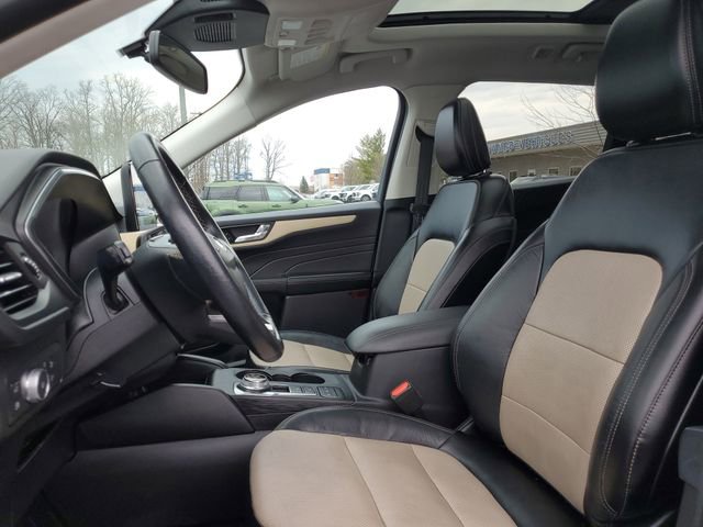 Certified 2021 Ford Escape Titanium w/ Titanium Elite Package image 9