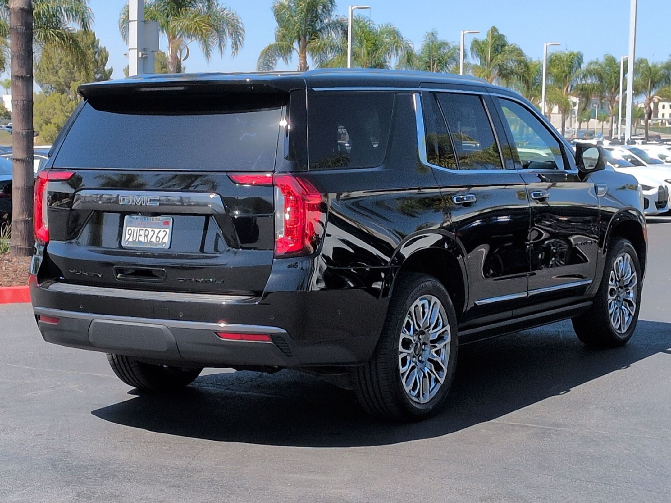 Used 2024 GMC Yukon Denali Ultimate AWD/4WD image 10