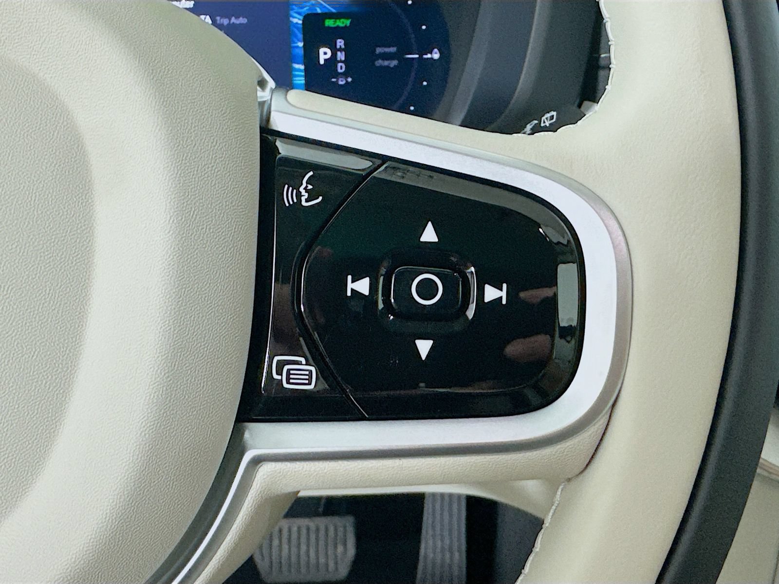 New 2026 Volvo XC60 T8 Ultra w/ Protection Package Premier AWD/4WD image 19