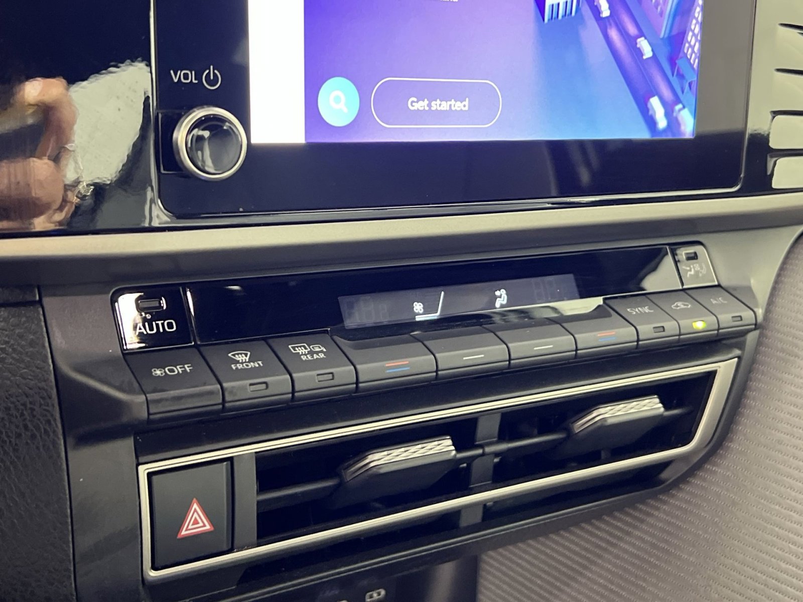 Used 2025 Toyota Camry SE image 21