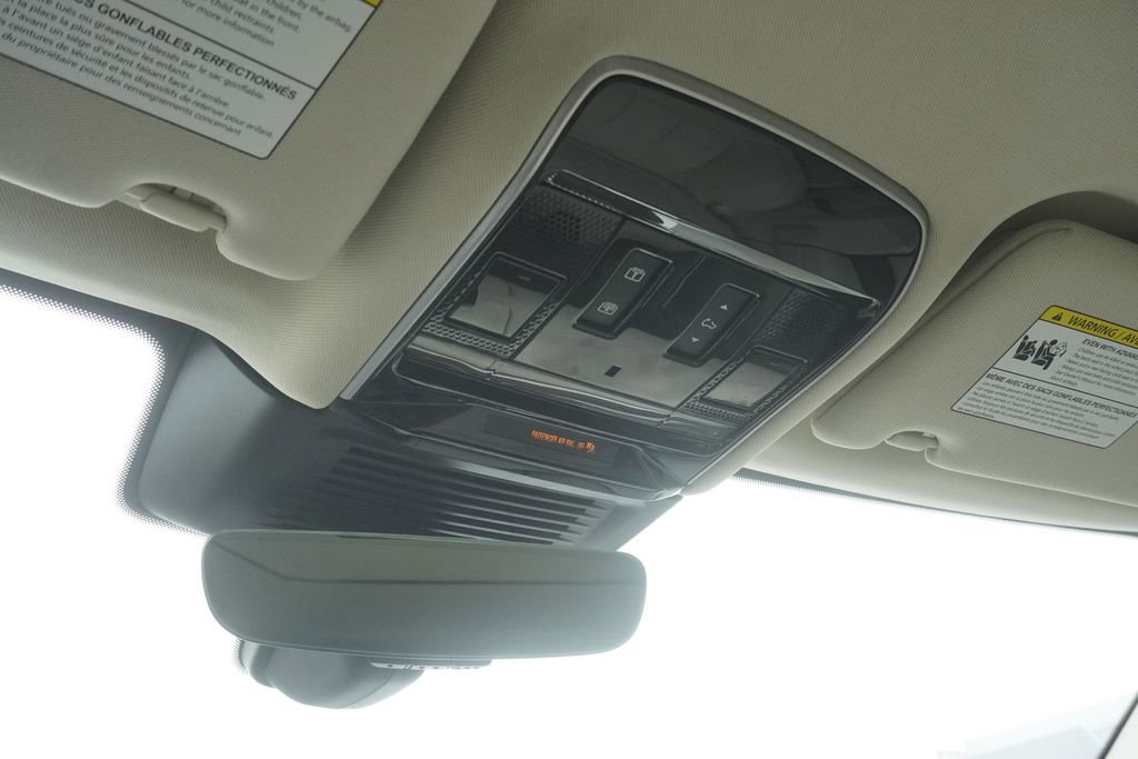 Used 2024 Land Rover Range Rover SE image 16