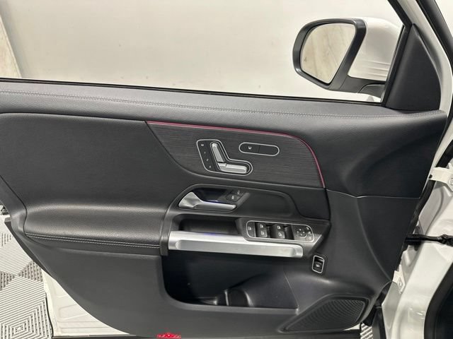 Used 2023 Mercedes-Benz GLB 250 4MATIC image 15