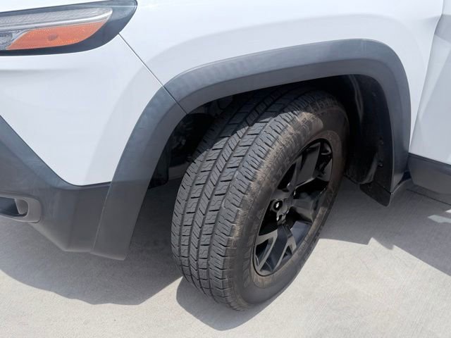 Used 2017 Jeep Cherokee Trailhawk AWD/4WD image 33
