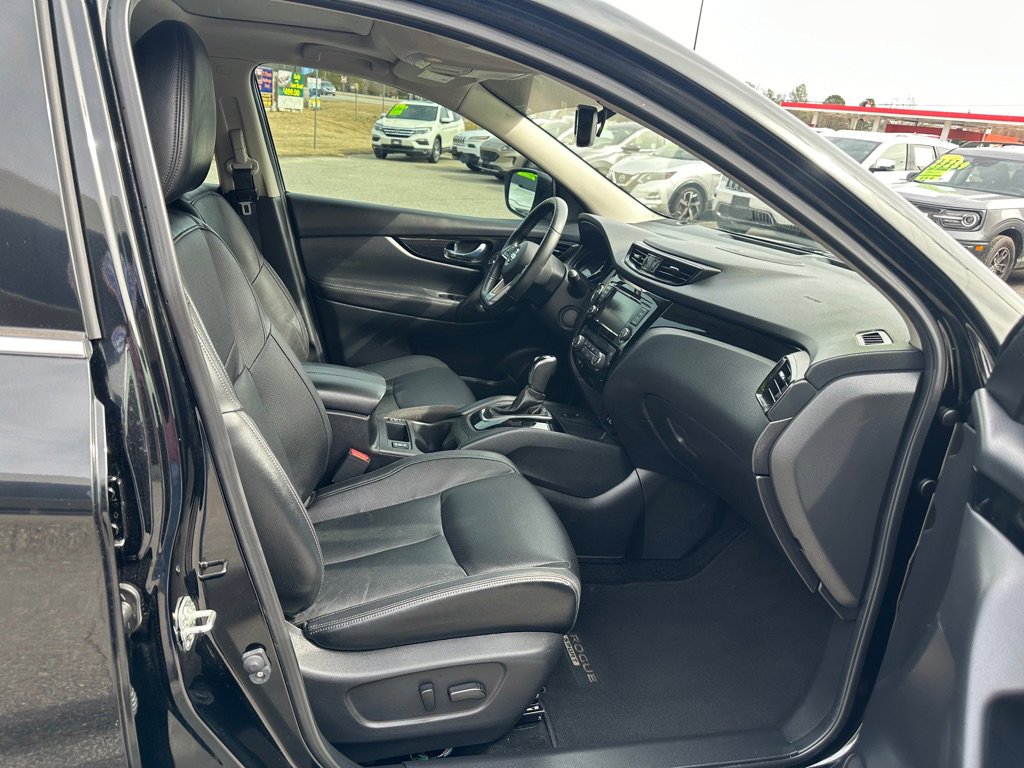 Used 2022 Nissan Rogue Sport SL w/ Premium Package image 24