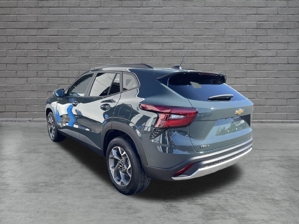 New 2026 Chevrolet Trax LT w/ Sunroof Package FWD image 7