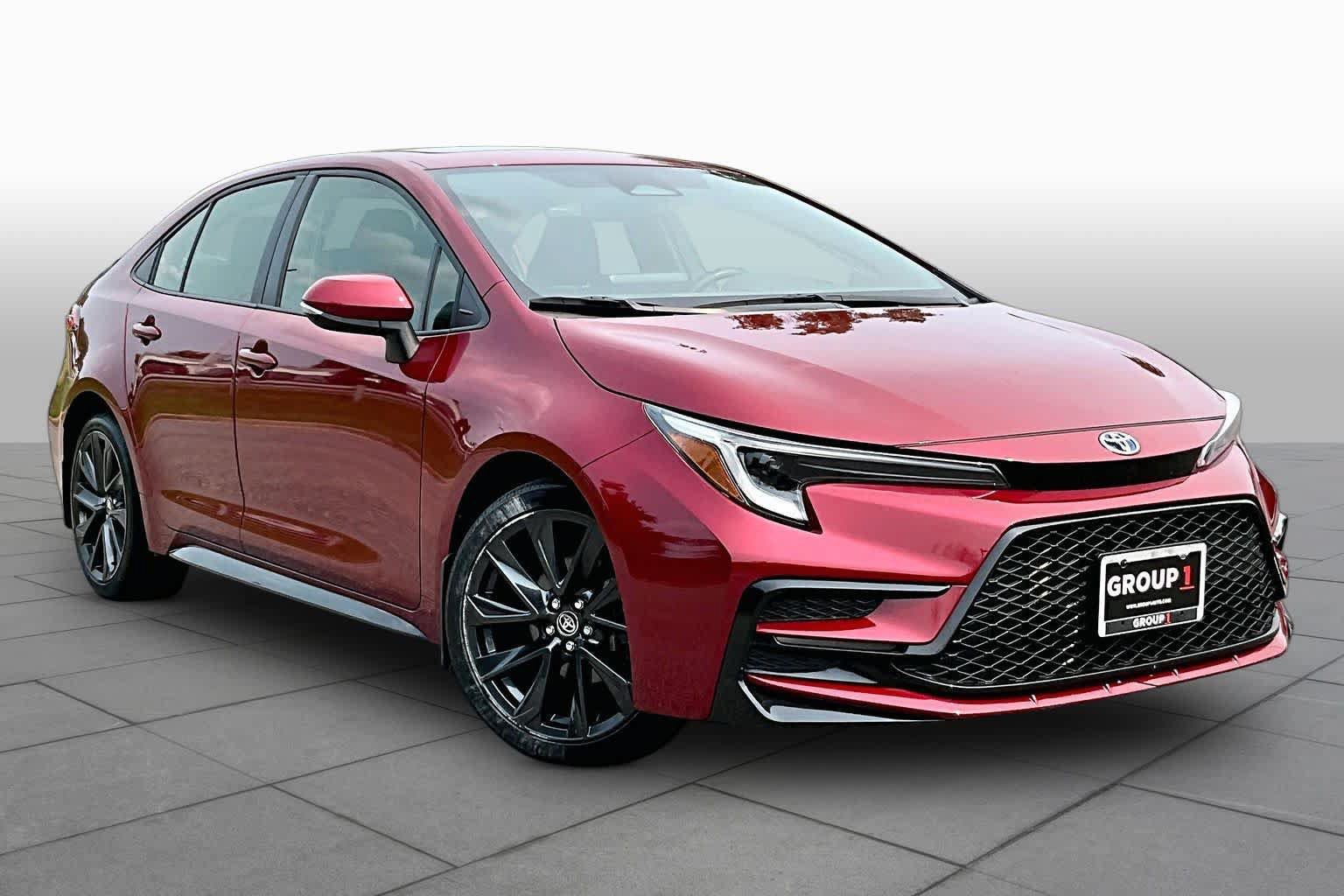 Used 2024 Toyota Corolla SE w/ SE Package FWD image 3