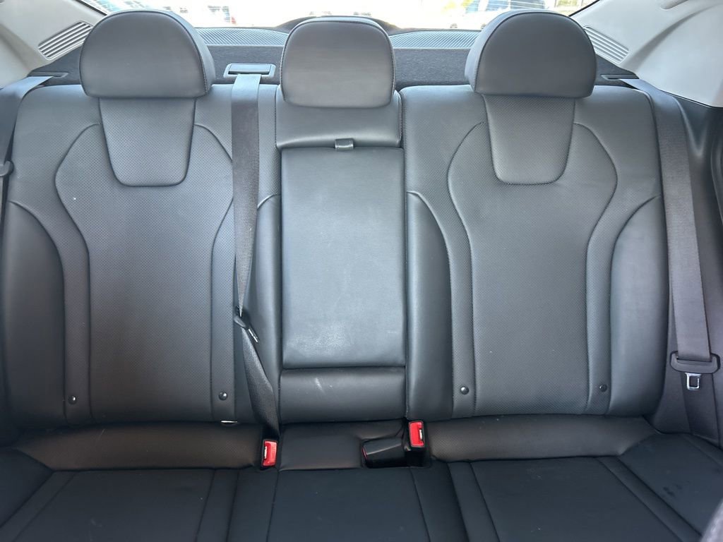 Used 2023 Hyundai Elantra Limited image 25