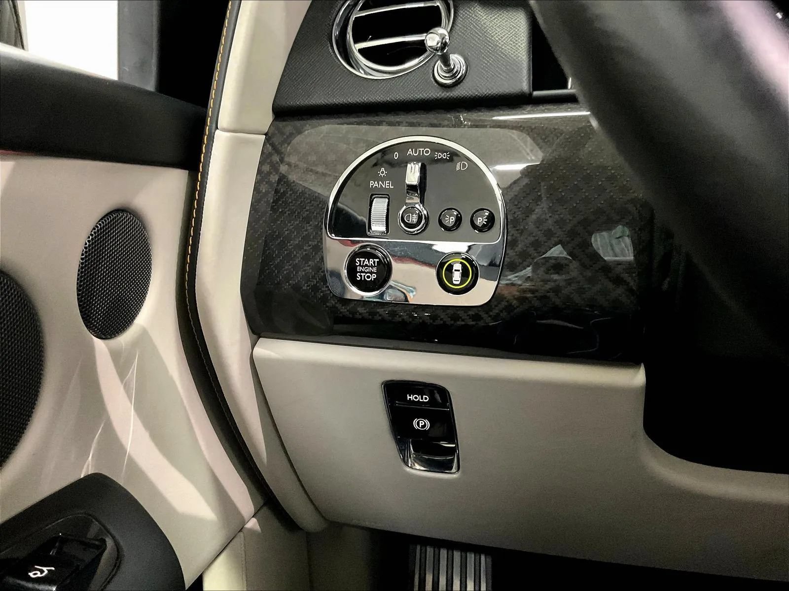 Used 2021 Rolls-Royce Cullinan Black Badge AWD/4WD image 26
