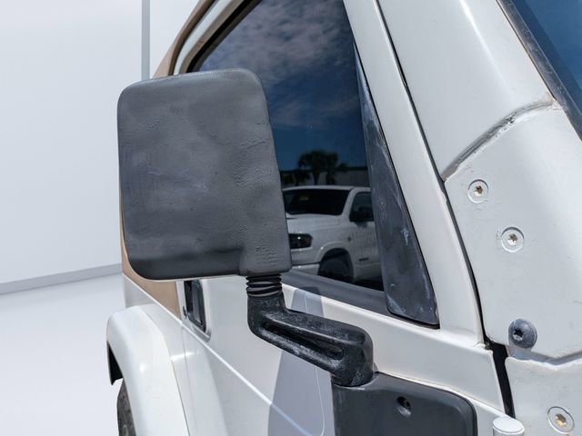 Used 2000 Jeep Wrangler Sahara AWD/4WD image 12