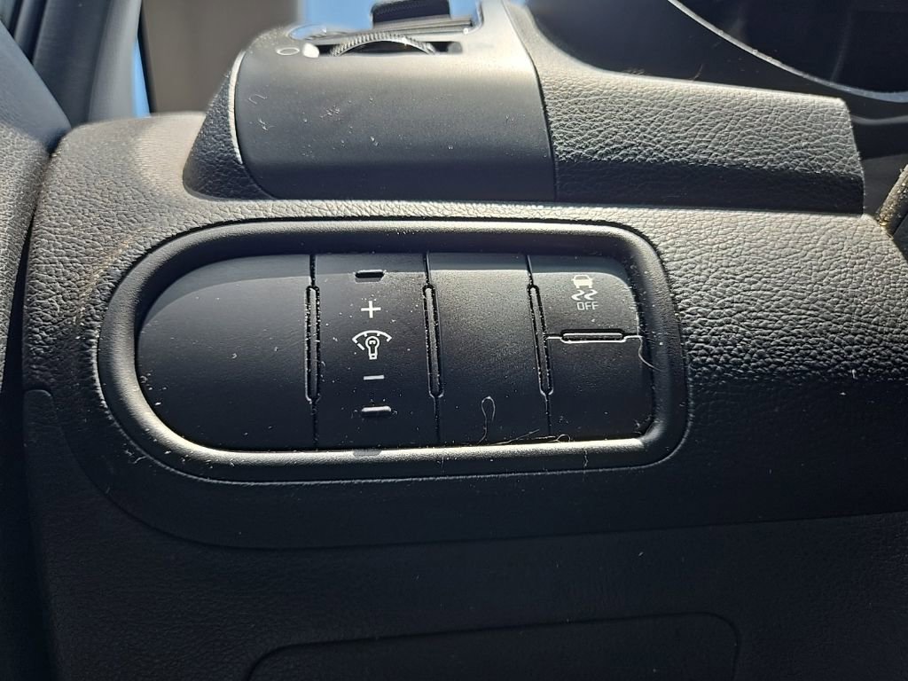 Used 2017 Kia Forte LX FWD image 18