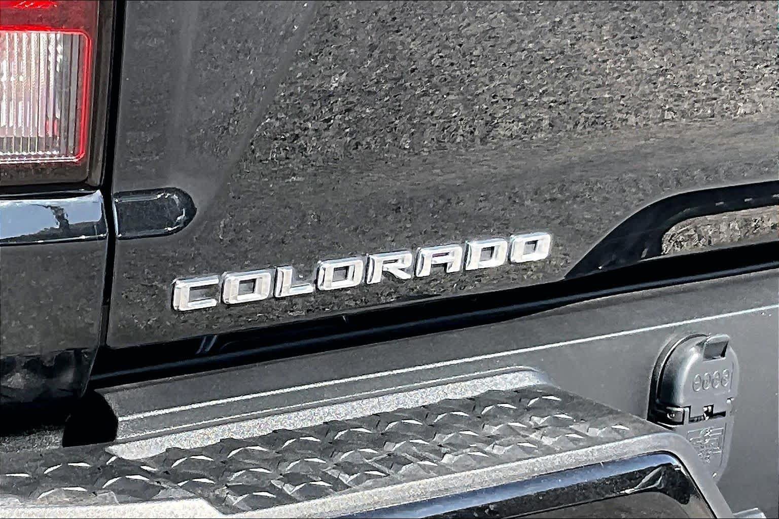 Used 2024 Chevrolet Colorado ZR2 w/ Technology Package AWD/4WD image 10