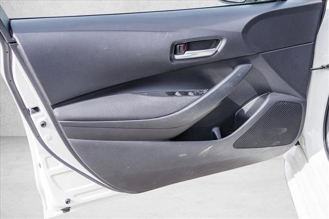 Used 2020 Toyota Corolla LE image 12