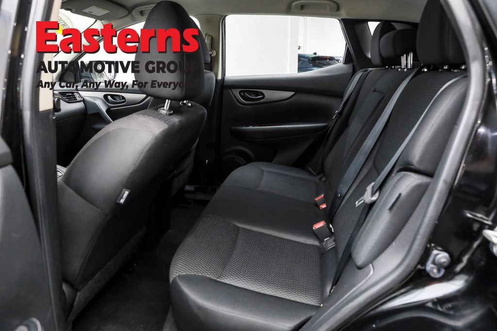 Used 2020 Nissan Rogue Sport S image 14