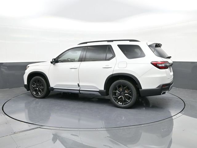 New 2025 Honda Pilot Touring image 5
