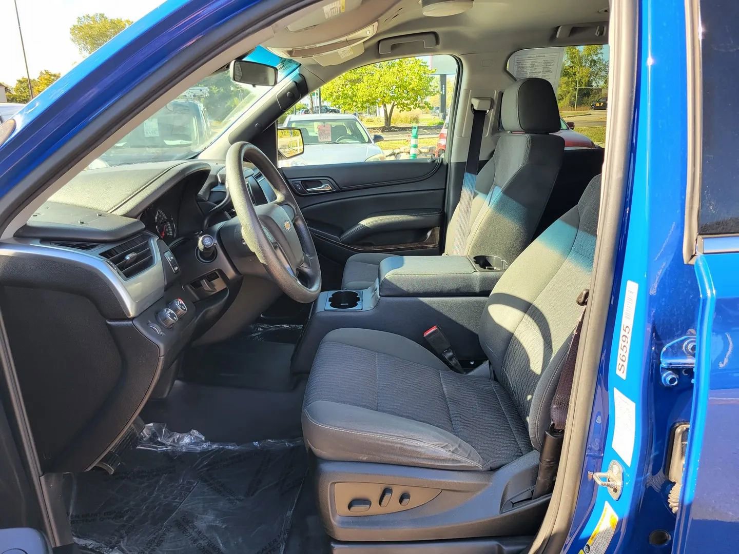 Used 2016 Chevrolet Tahoe 4WD w/ Remote Keyless Entry Package image 2