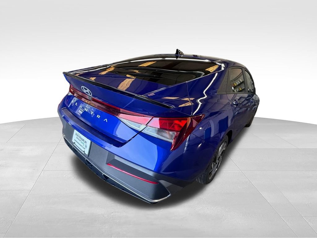 Used 2025 Hyundai Elantra Sport FWD image 6