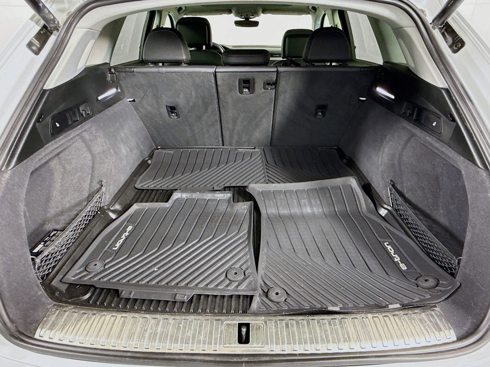 Used 2022 Audi e-tron Premium Plus image 26