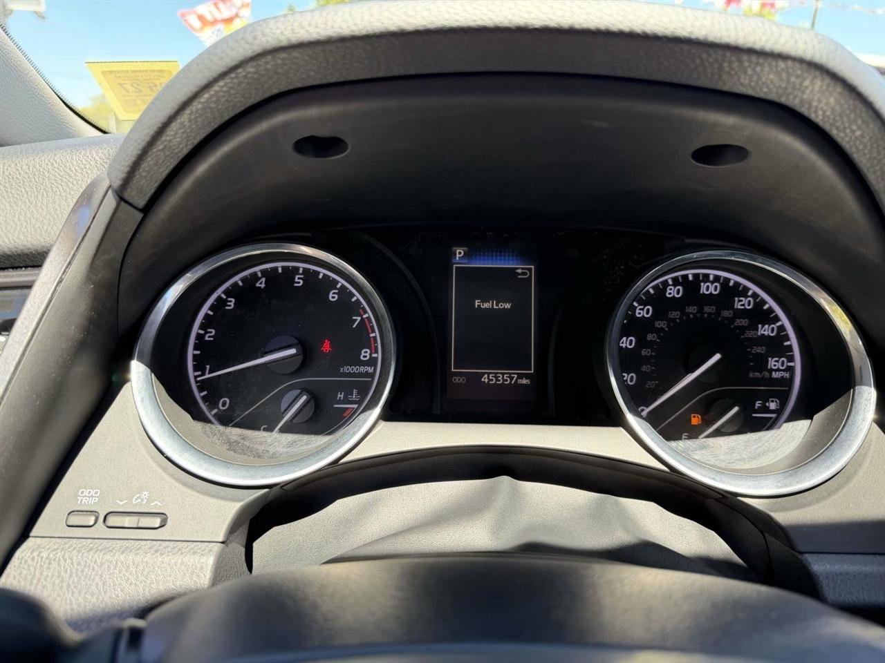 Used 2019 Toyota Camry SE w/ Protection Package (Q2) FWD image 27