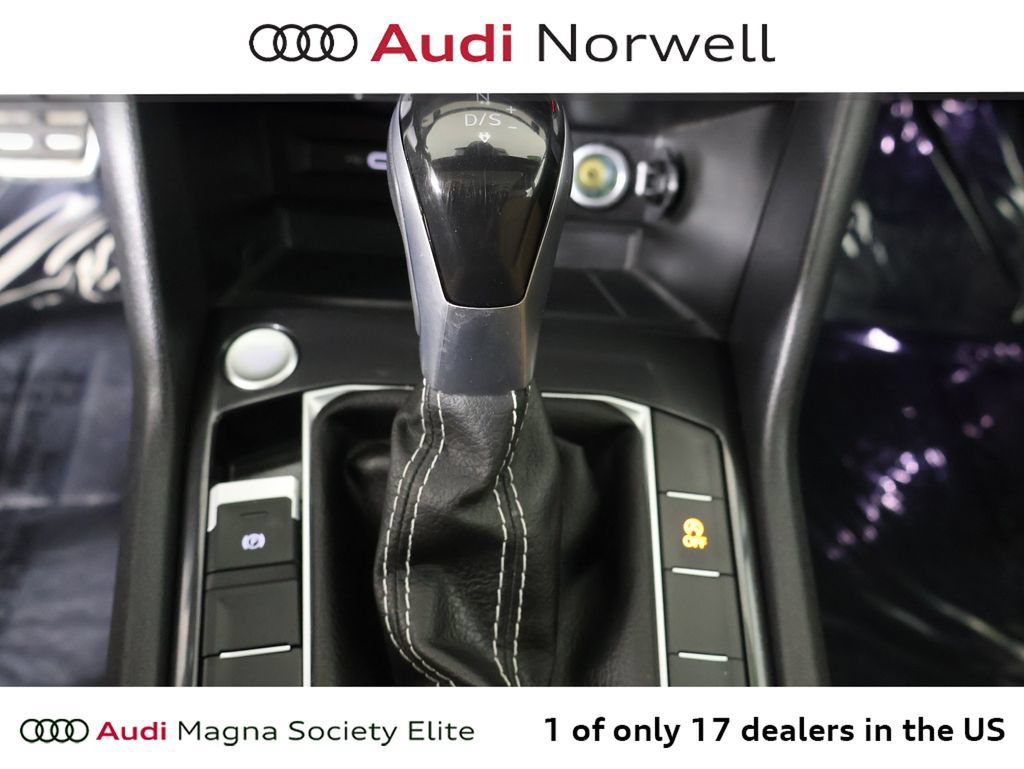 Used 2024 Volkswagen Tiguan SE R-Line AWD/4WD image 3