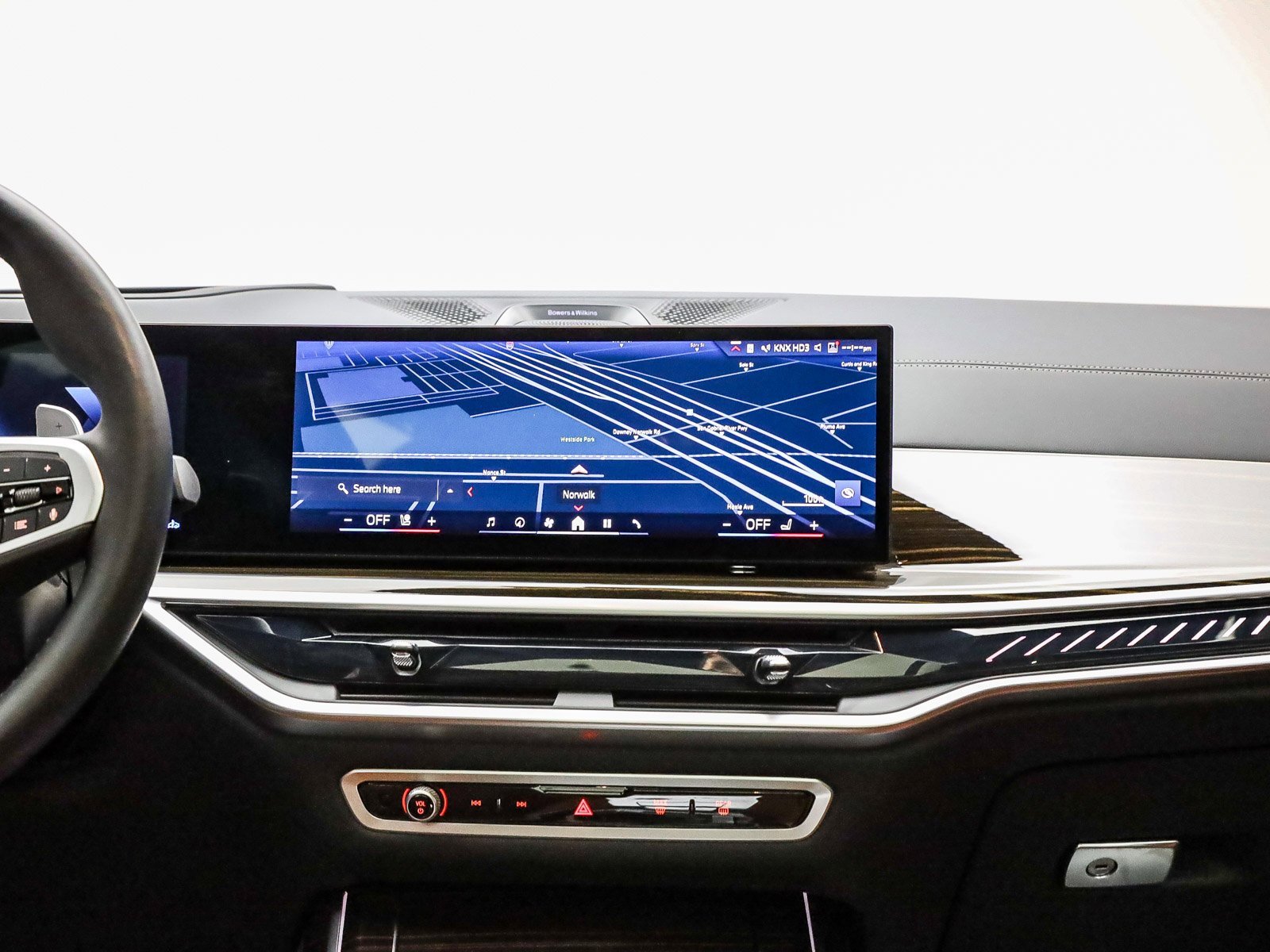 Certified 2025 BMW X7 M60i image 15