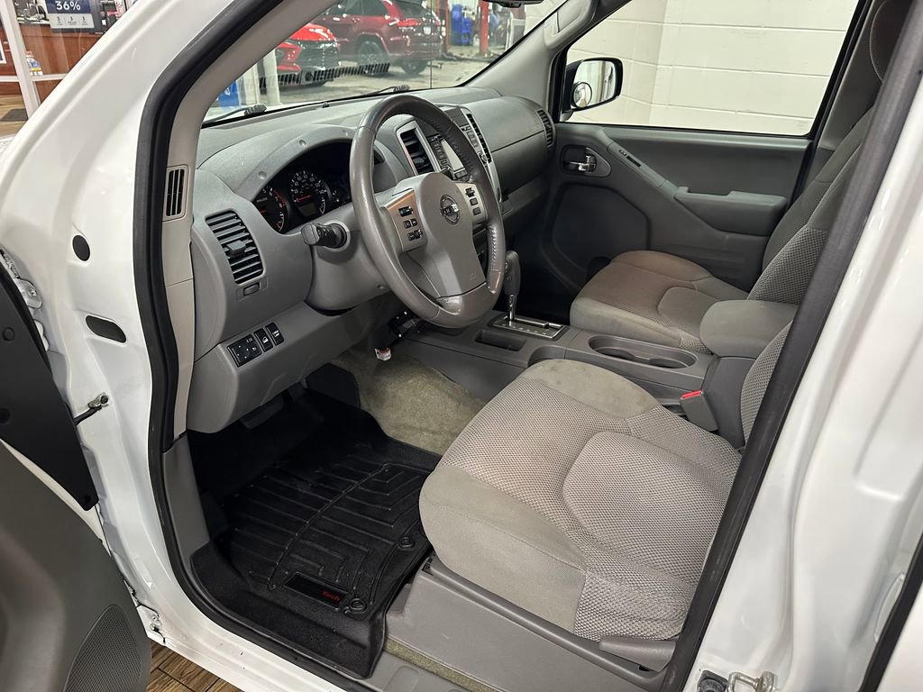 Used 2017 Nissan Frontier SV w/ SV Value Truck Package image 9