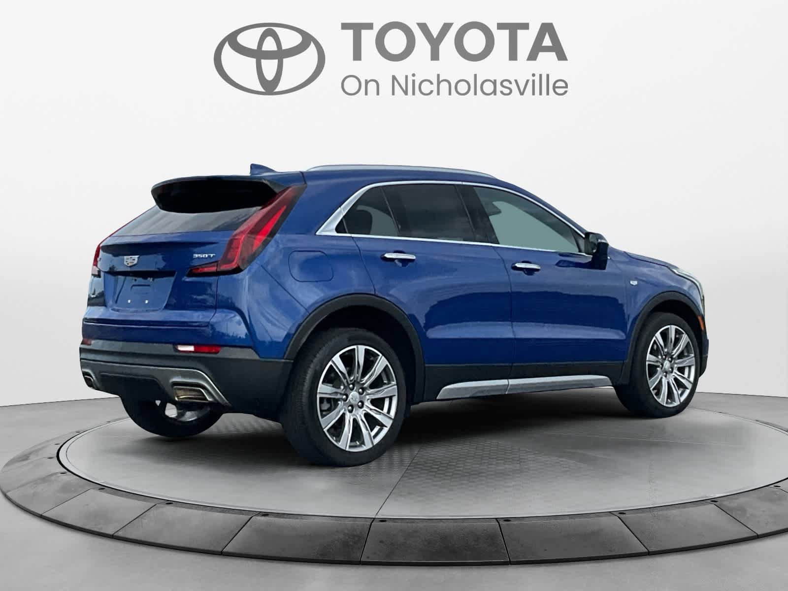 Used 2023 Cadillac XT4 Premium Luxury w/ Driver Assist Package AWD/4WD image 5