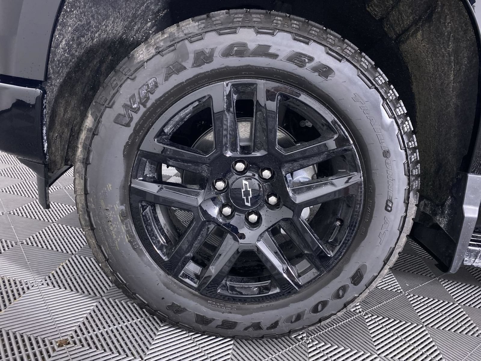 New 2026 Chevrolet Silverado 1500 High Country w/ Midnight Edition AWD/4WD image 16