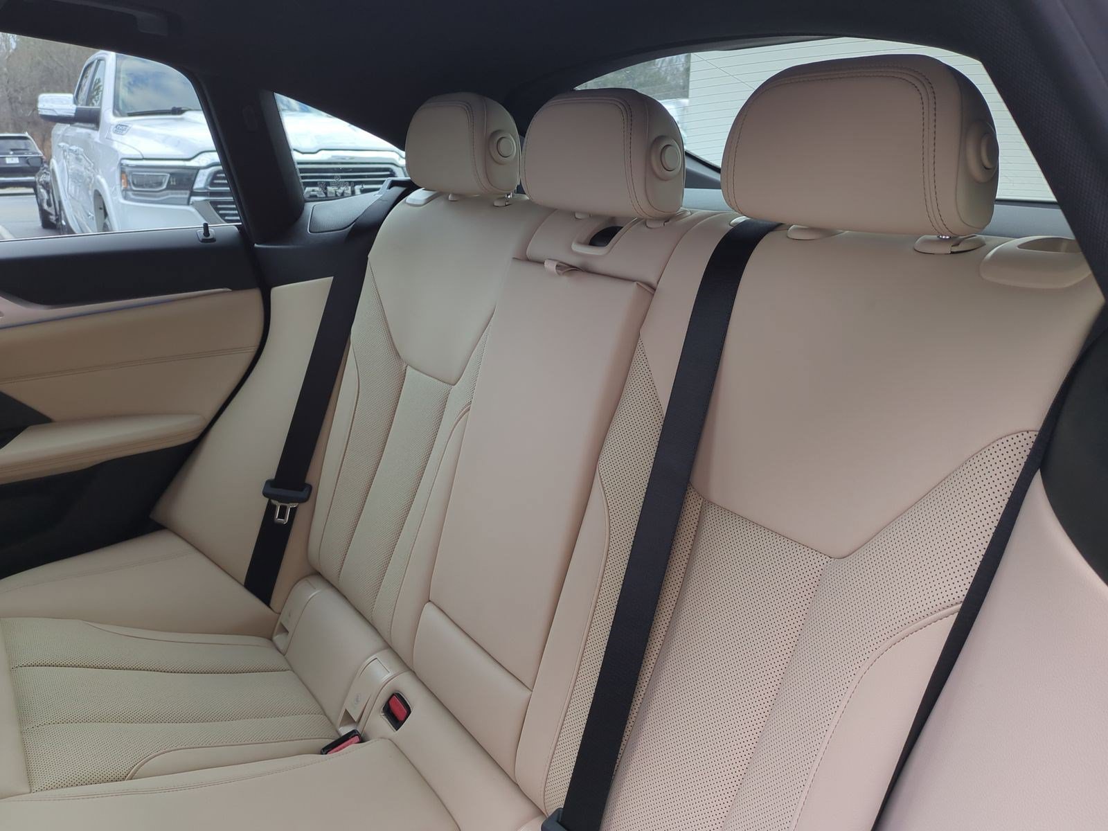 Used 2026 BMW i4 eDrive40 w/ Premium Package RWD image 31