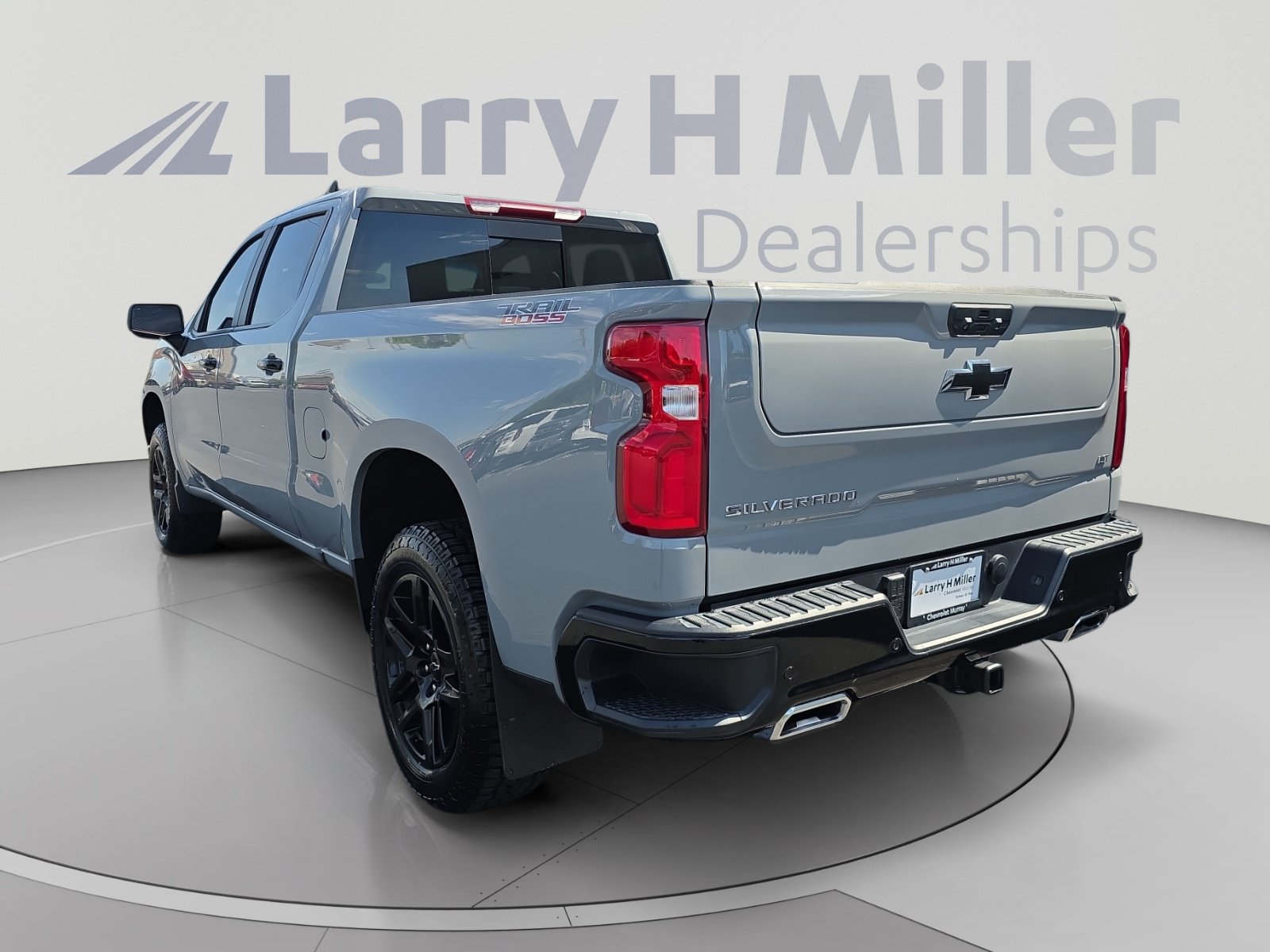 Used 2024 Chevrolet Silverado 1500 LT Trail Boss w/ LT Trail Boss Premium Package AWD/4WD image 3