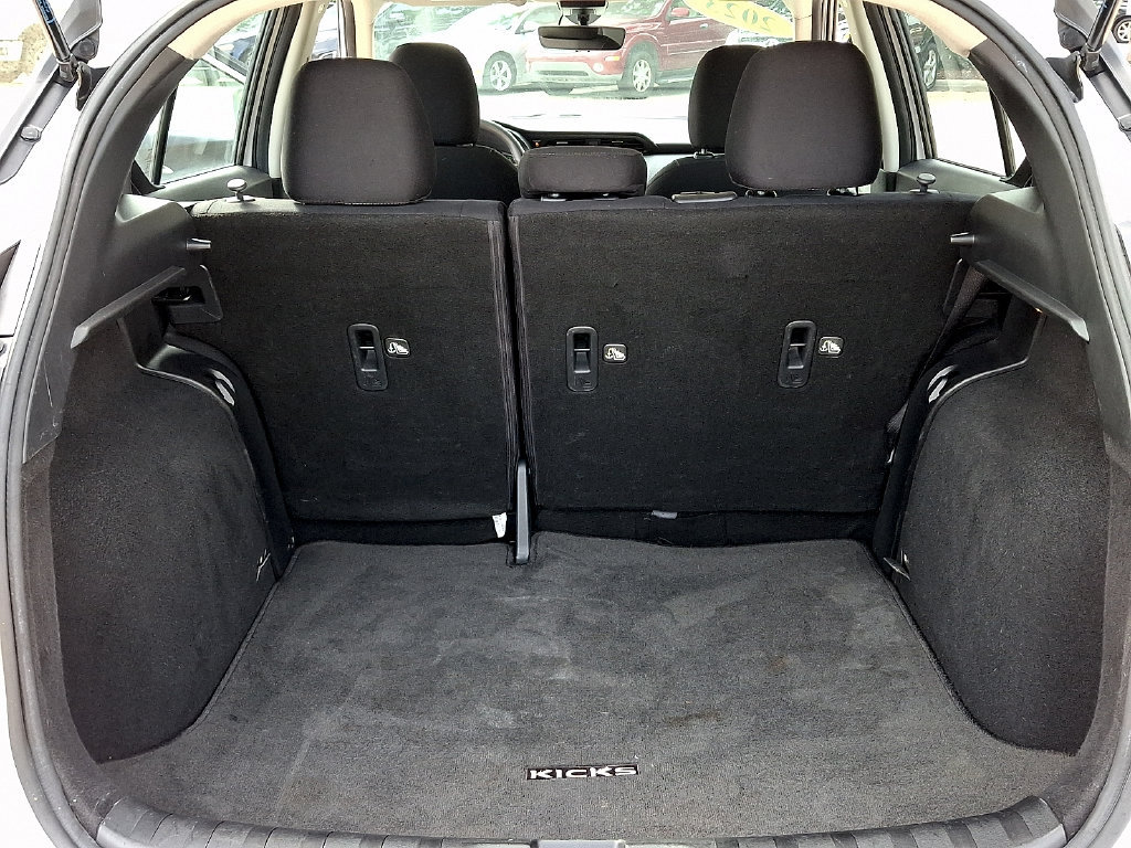 Used 2023 Nissan Kicks SV w/ Interior Electronics Package FWD image 28