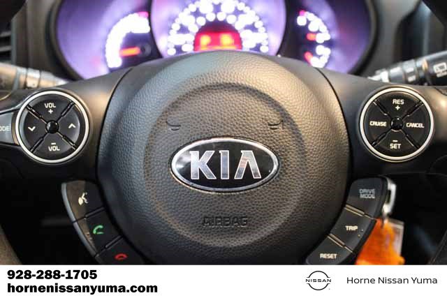 Used 2017 Kia Soul + image 9