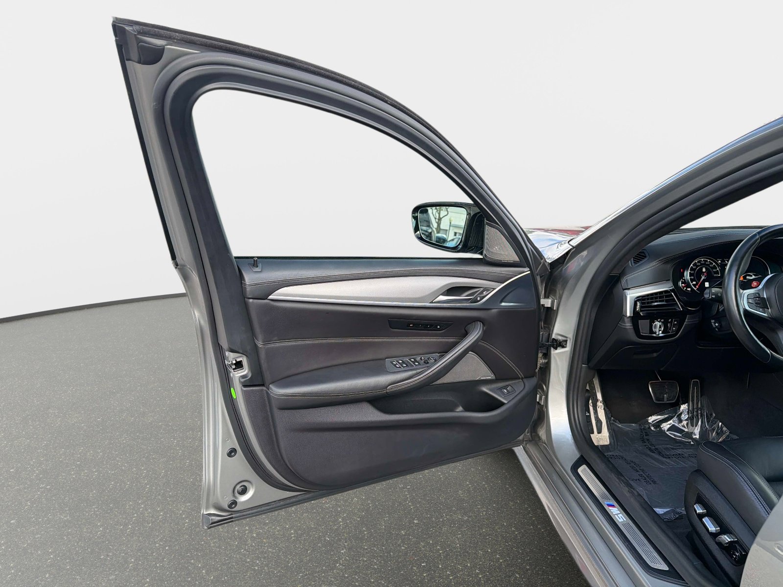Used 2019 BMW M5 w/ Executive Package image 34