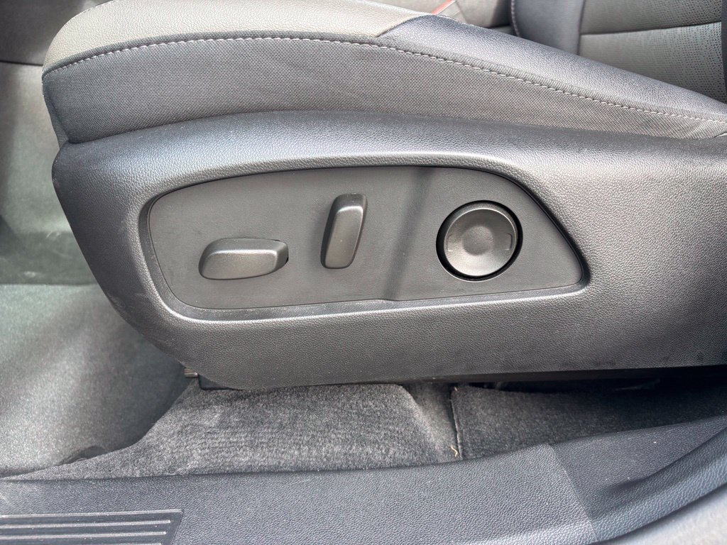 Used 2025 Chevrolet Equinox LT w/ Convenience Package II FWD image 15