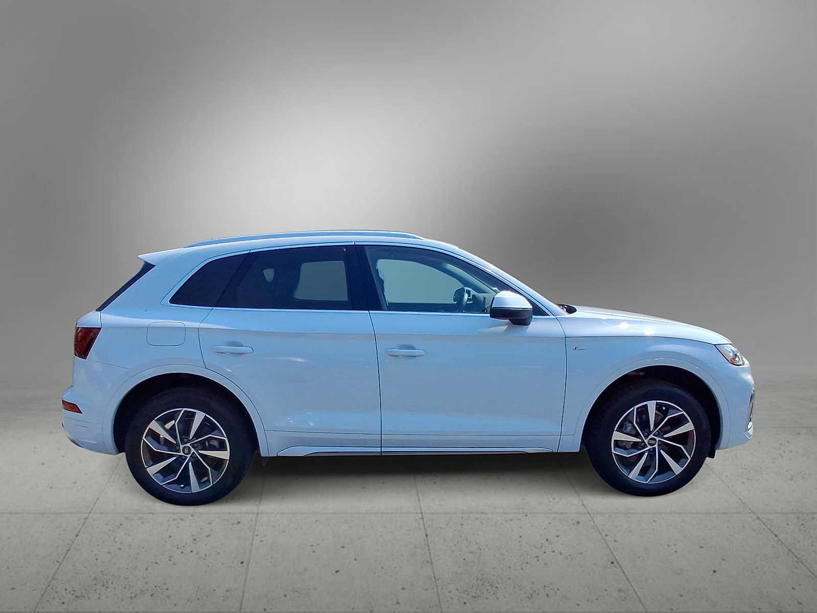 Certified 2024 Audi Q5 2.0T Premium w/ Convenience Package AWD/4WD image 9