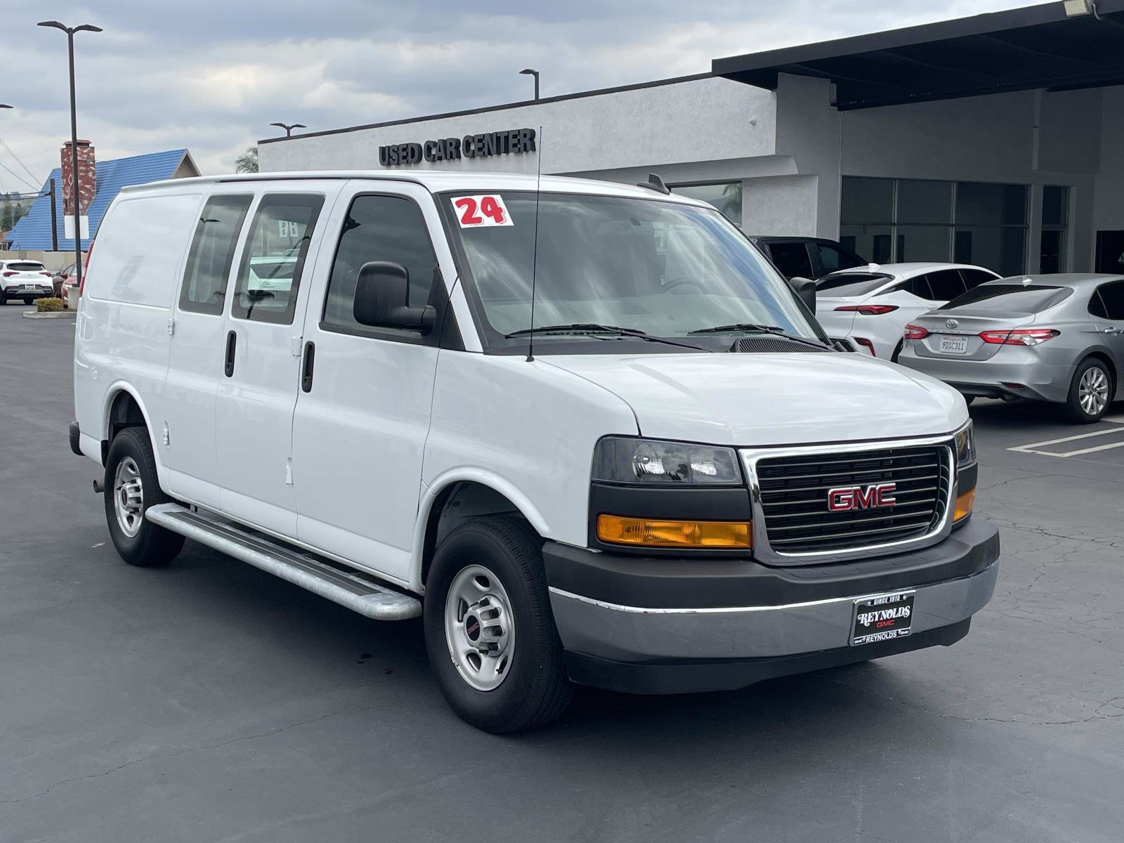 Used 2024 GMC Savana 2500 w/ Driver Convenience Package image 3