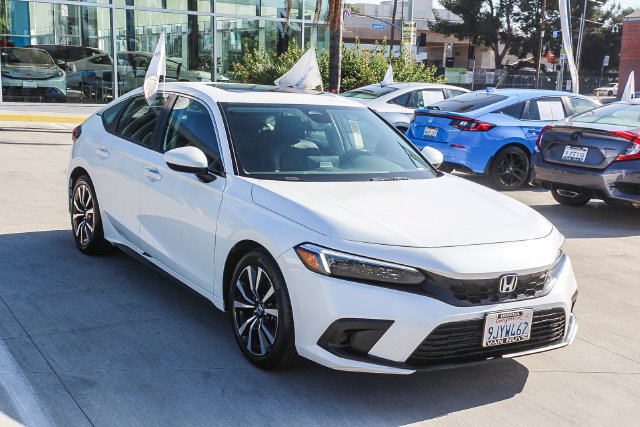 Used 2024 Honda Civic EX-L image 3