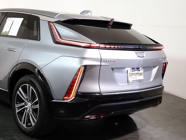Used 2024 Cadillac Lyriq Luxury AWD/4WD image 11