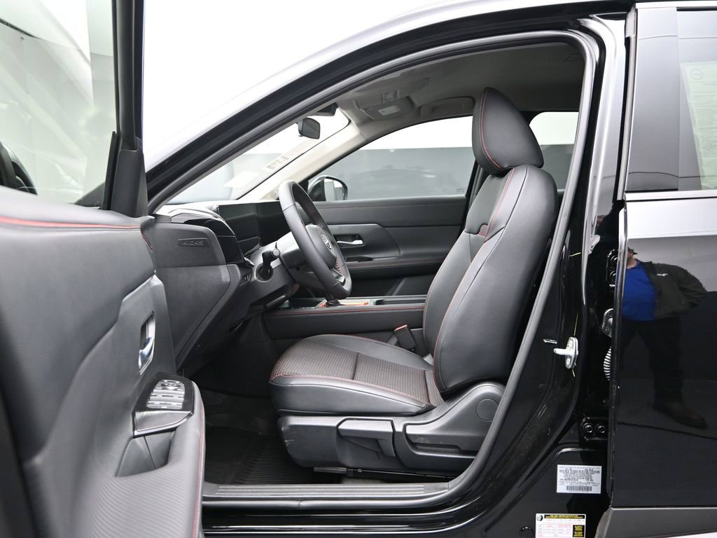 Certified 2026 Nissan Kicks SR FWD image 14