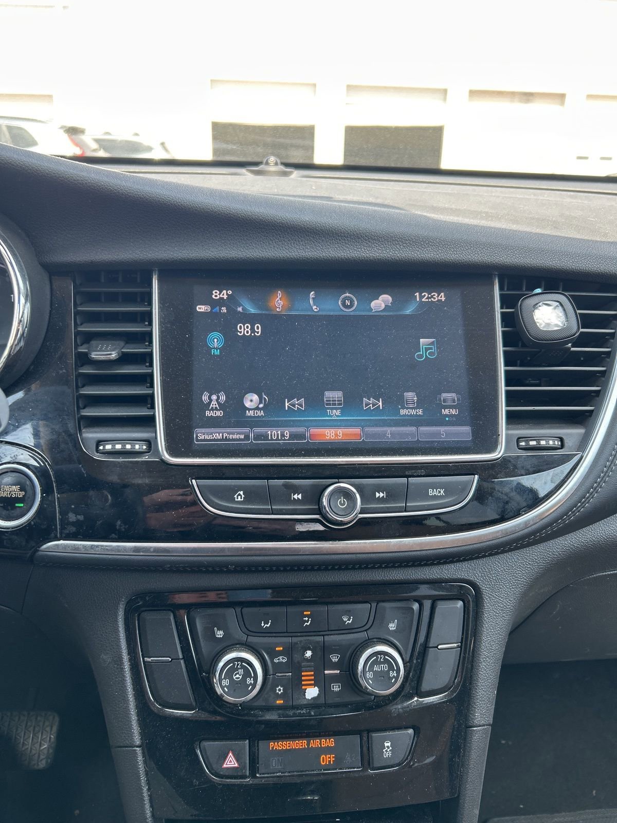 Used 2018 Buick Encore Essence image 11