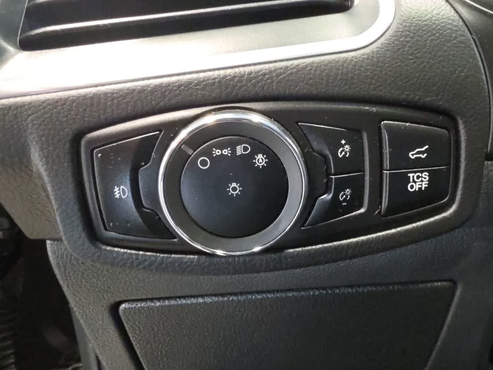 Used 2024 Ford Edge Titanium AWD/4WD image 19